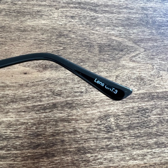 Quay Australia Black Retro Sunglasses - Picture 5 of 8